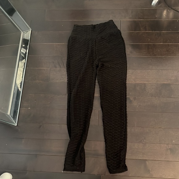 Brand new tiktok leggings!! - Picture 2 of 4